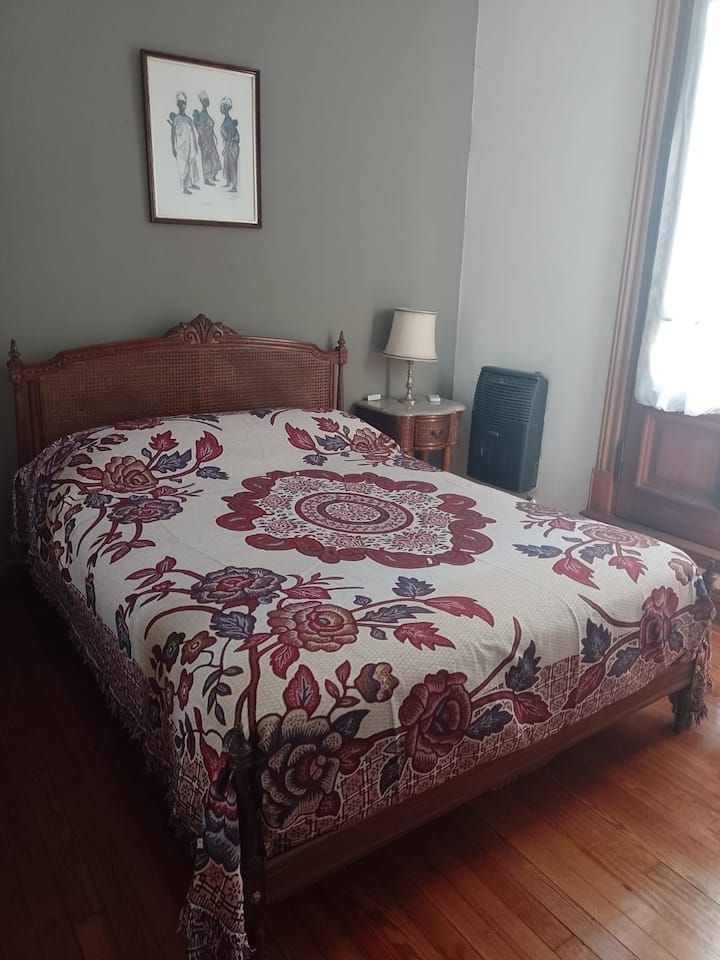 საძინებელი 1