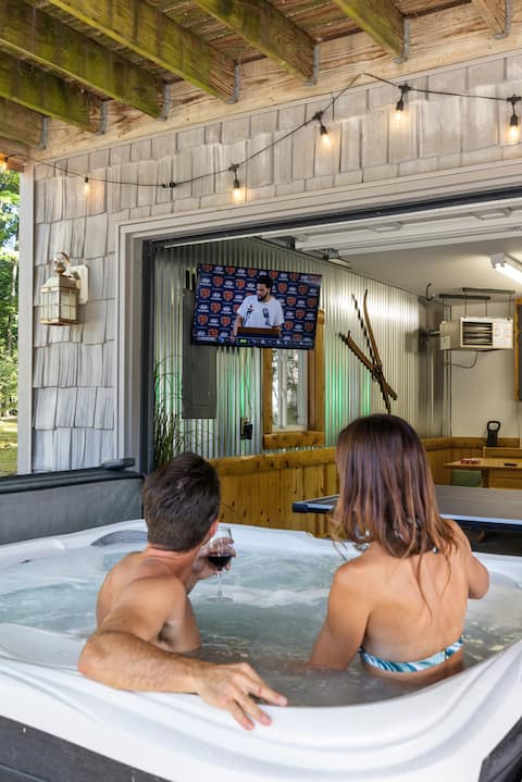 TREEHOUSE@Higgins Lake• HOT TUB•3min walk to beach