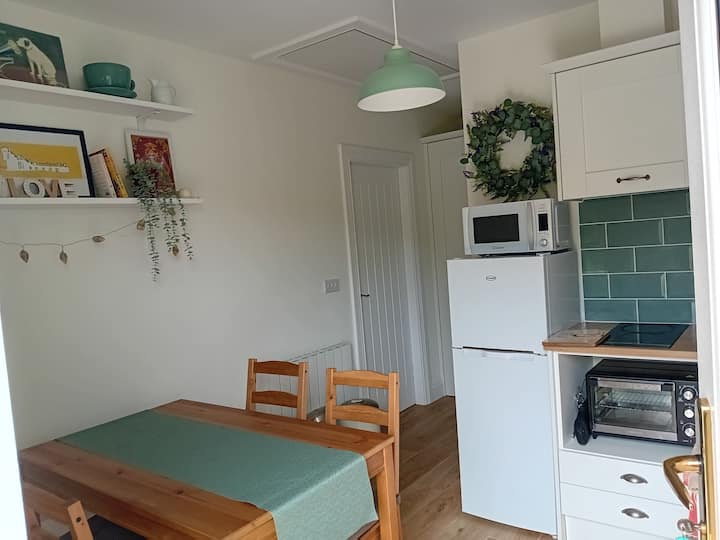 Garden Chalet, 1 Double, 1 Twin, Kitchen, Patio. - Claregalway