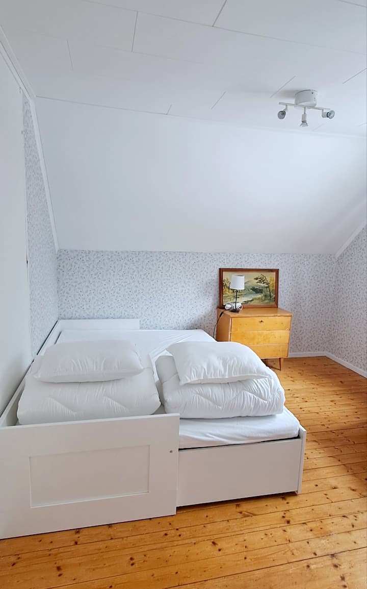 საძინებელი 4