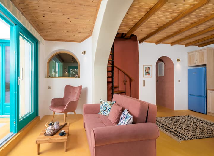 Golden Sun Suite -Panoramic Caldera Views/jacuzzi - Santorini