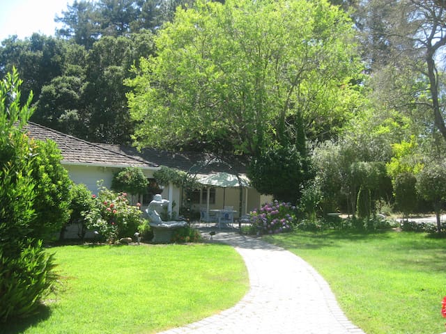 Pure Serenity Retreat in Saratoga’s Finest Area.