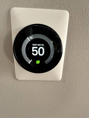 2 Story Victorian house in Pacific Heights gallery image 3