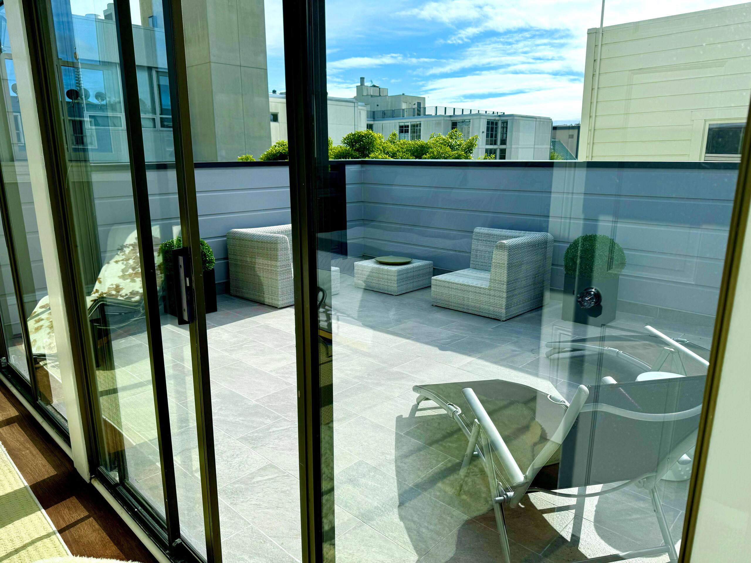 Home in San Francisco · ★4.6 · 4 bedrooms · 4 beds · 3 baths - Image 110
