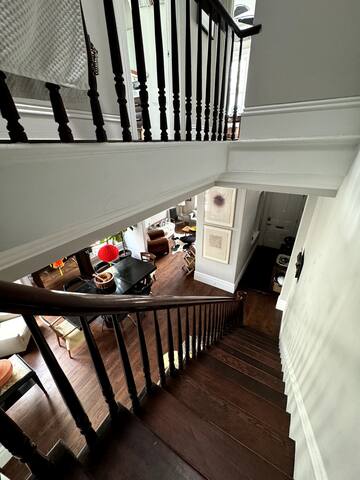 2 Story Victorian house in Pacific Heights gallery image 4