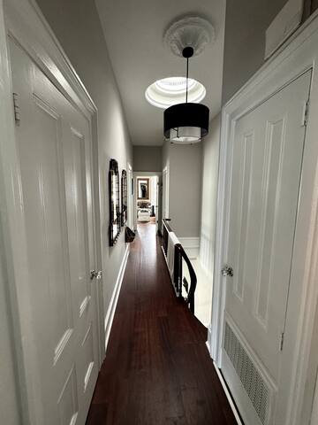 2 Story Victorian house in Pacific Heights gallery image 5