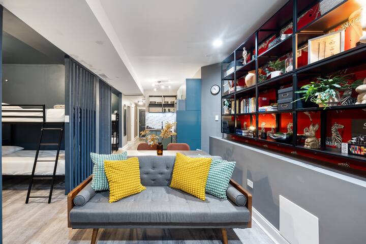 Wrigleyville Garden 3BR/9beds Pod