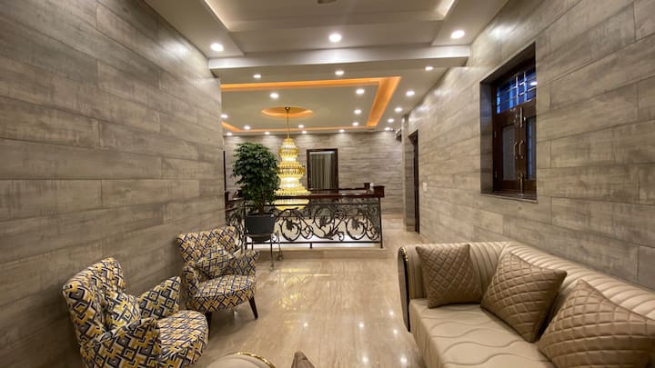 Gulmohar Residency Private Duplex 5bhk @ Gurugram - グルガーオン