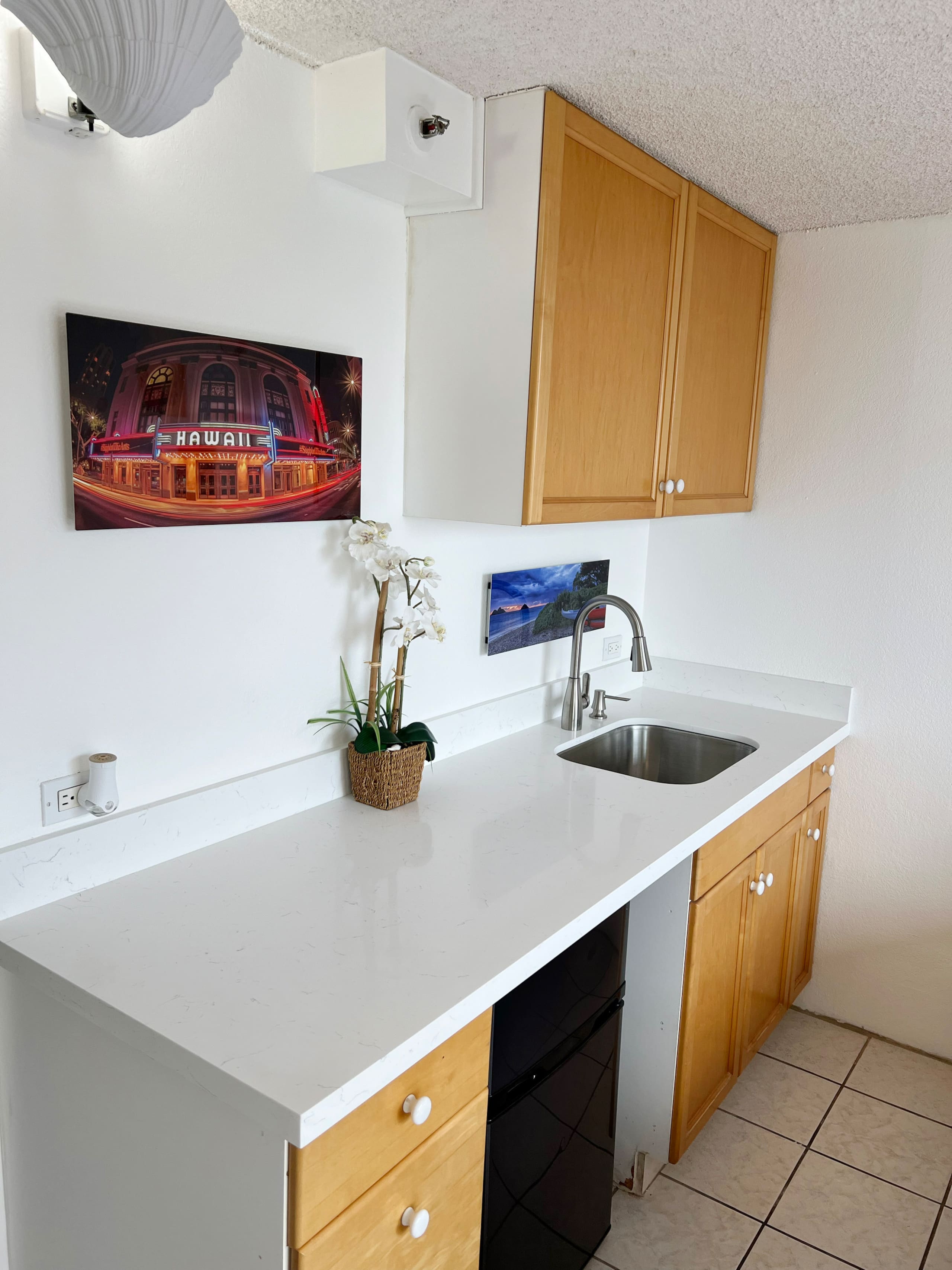 Waikiki 2BR/2Bath Suite + Catamaran Adventure - Image 7
