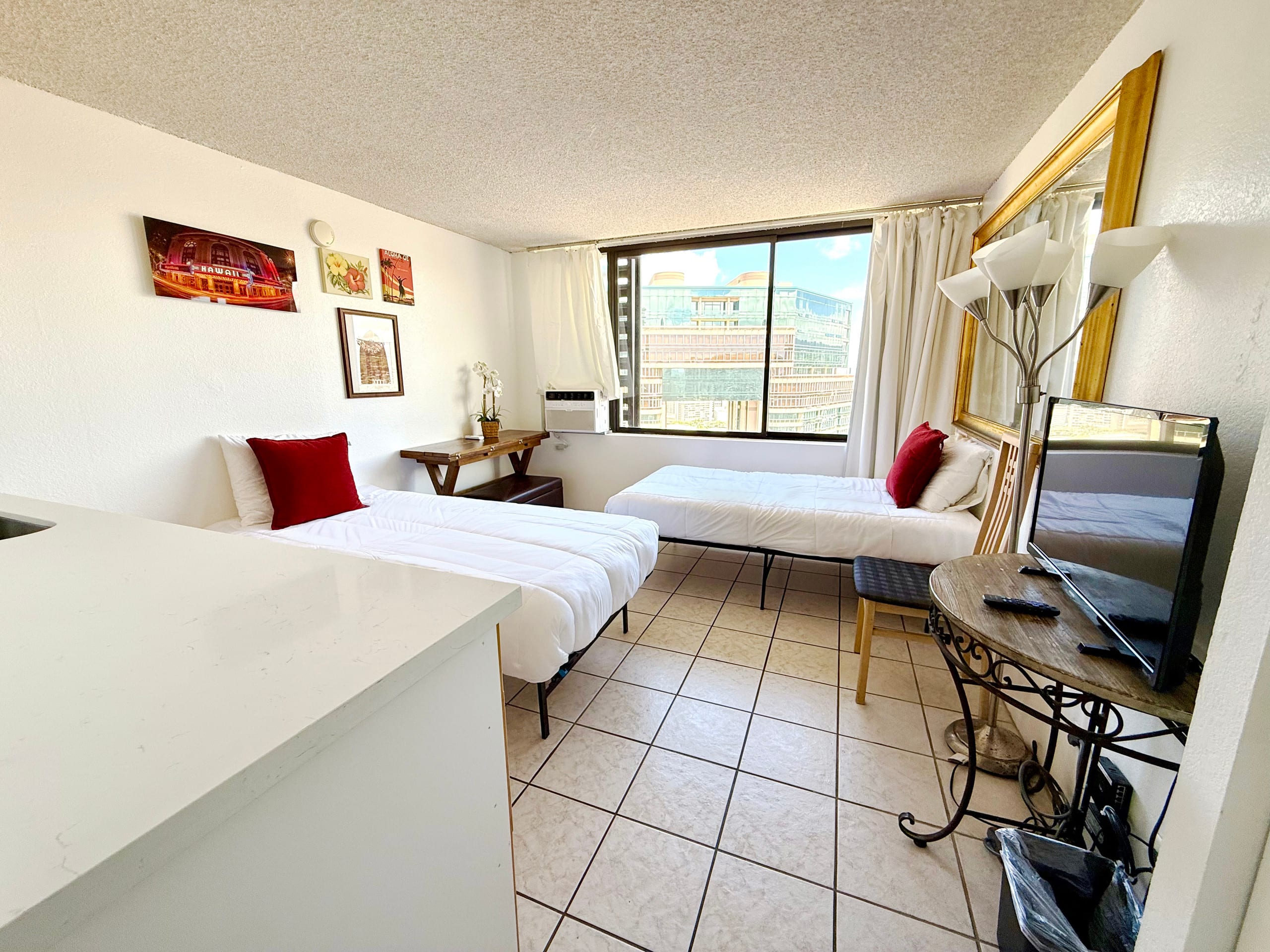 Waikiki 2BR/2Bath Suite + Catamaran Adventure - Image 20