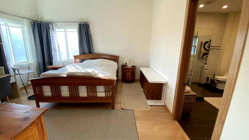 HillTop View,Roof Deck Jacuzzi 5 BdRm 5 bath gallery image 5