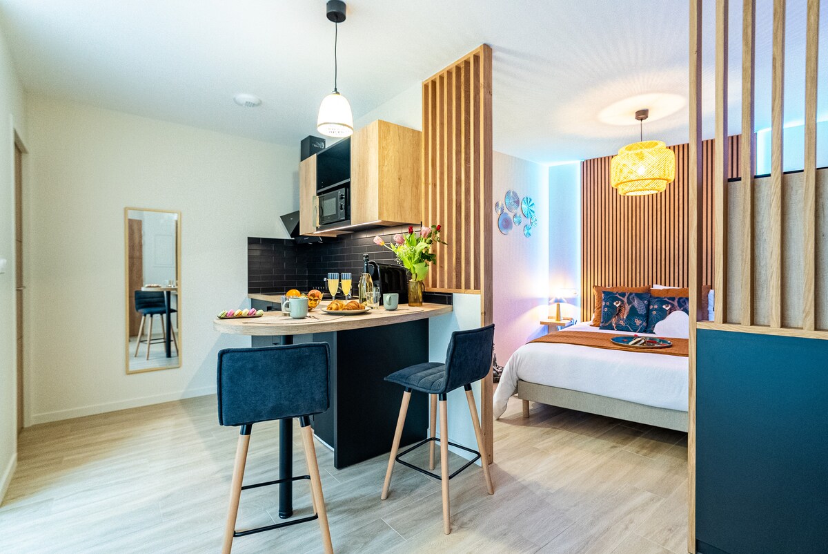 Annonce Airbnb populaire: L'Amour d'Or Historical Center à Besançon