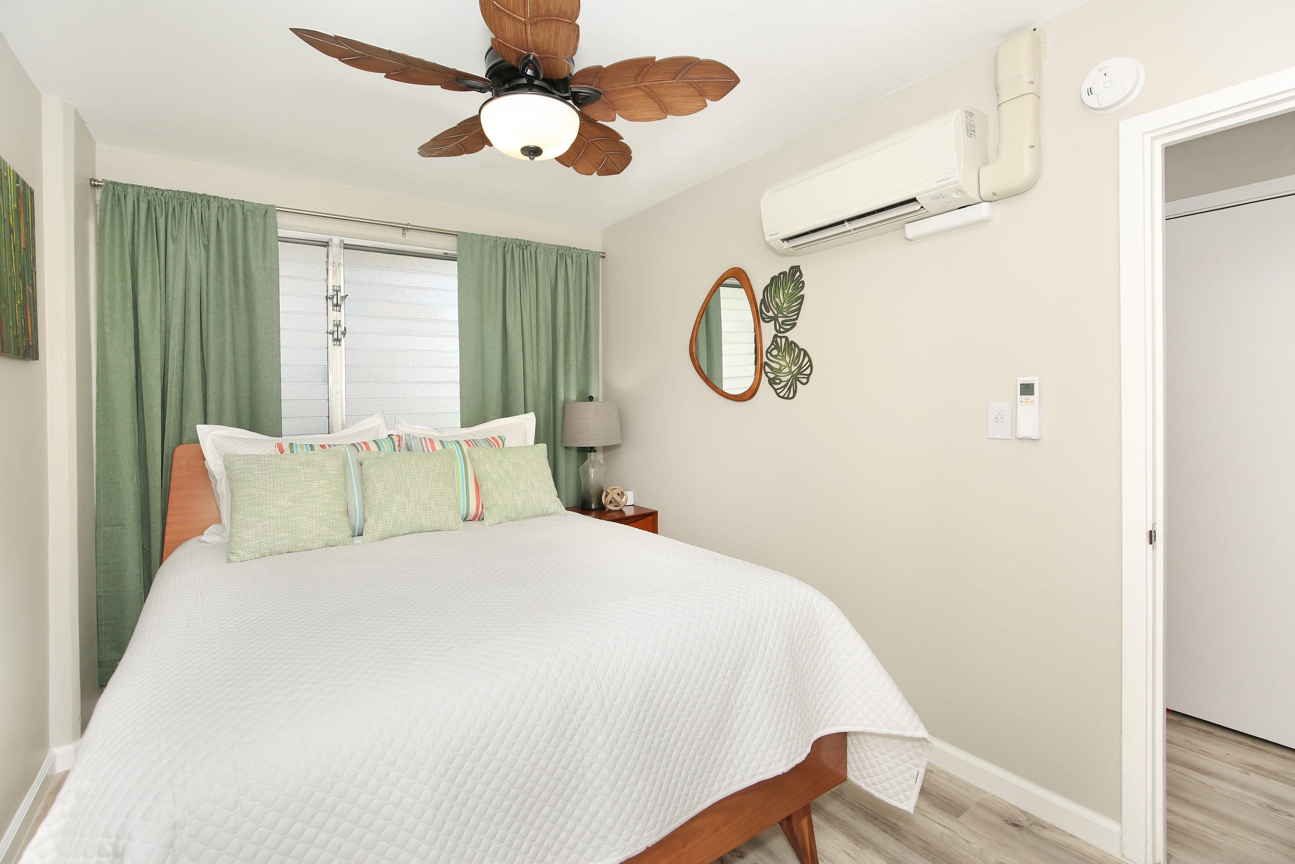 Condo in Honolulu · ★4.71 · 2 bedrooms · 4 beds · 1 bath - Image 19