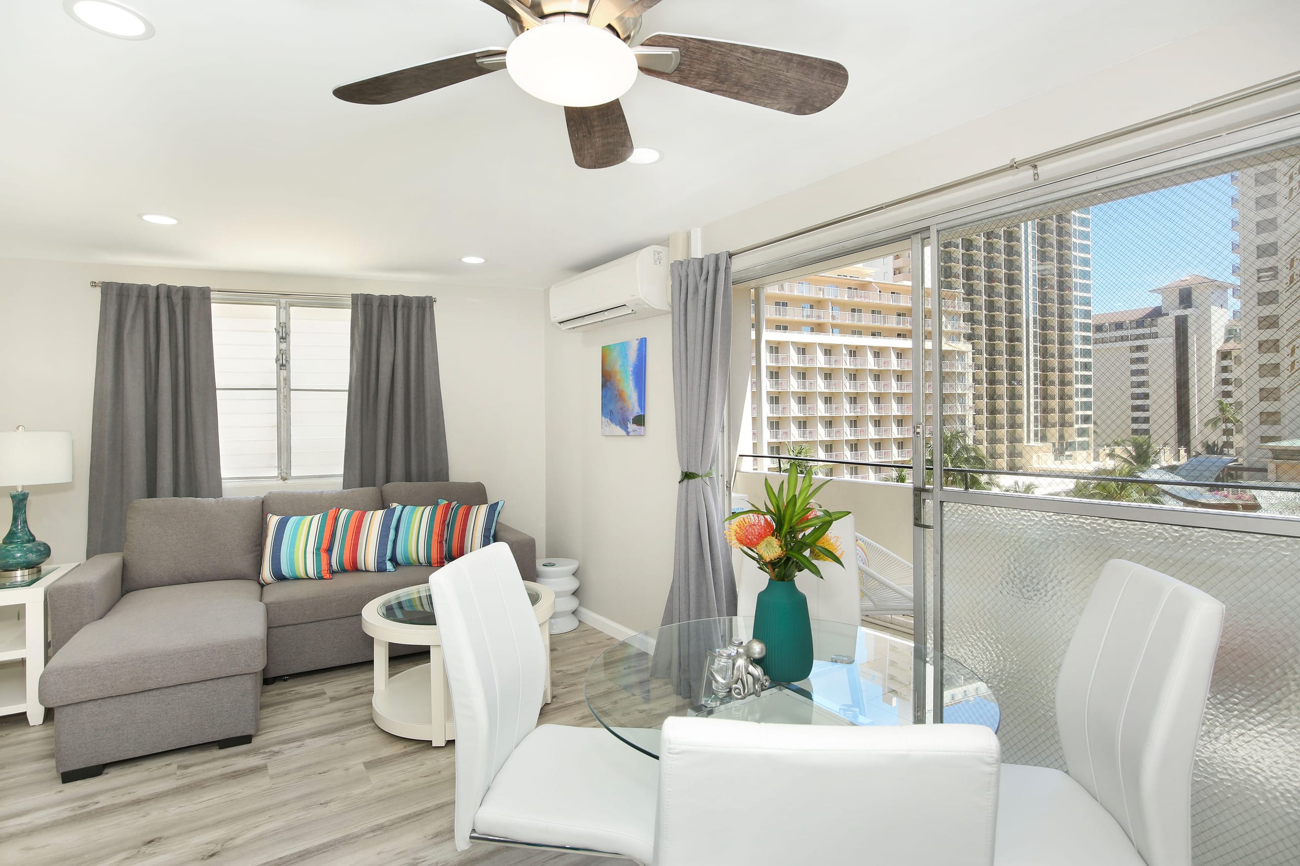 Condo in Honolulu · ★4.71 · 2 bedrooms · 4 beds · 1 bath - Image 8
