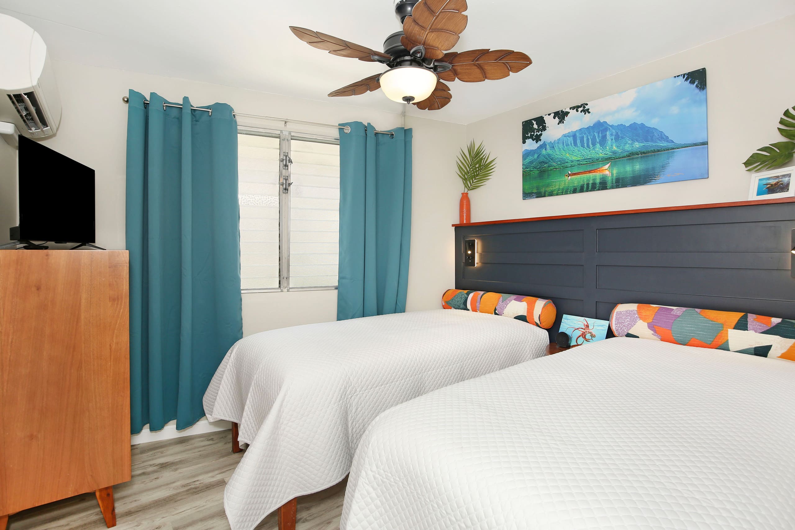 Condo in Honolulu · ★4.71 · 2 bedrooms · 4 beds · 1 bath - Image 3