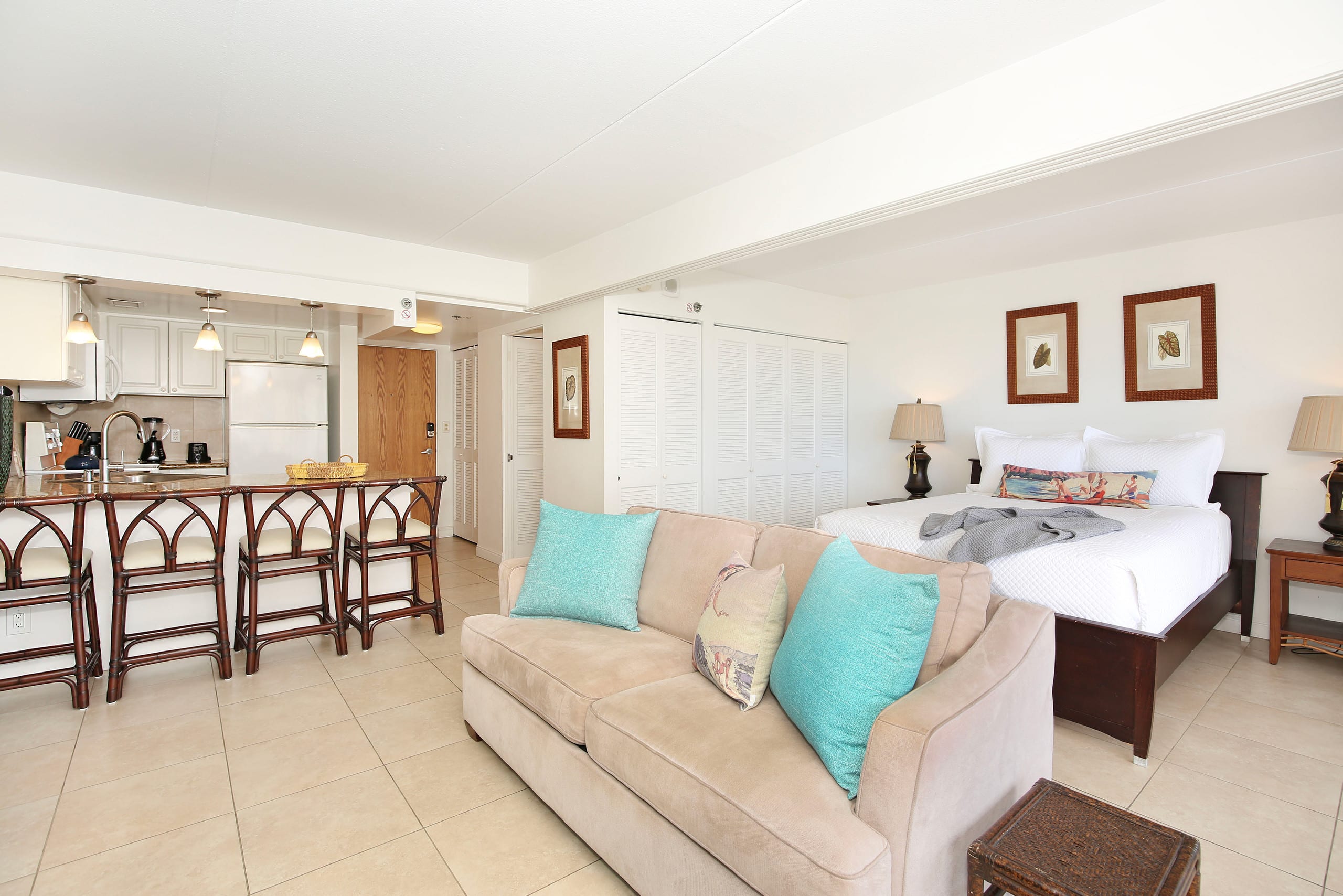 Condo in Honolulu · ★4.74 · 1 bedroom · 2 beds · 1 private bath - Image 4