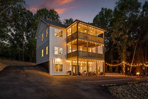 Chatt Vistas-6bdr6ba-3Story-Theater-HotTub-Slps15+