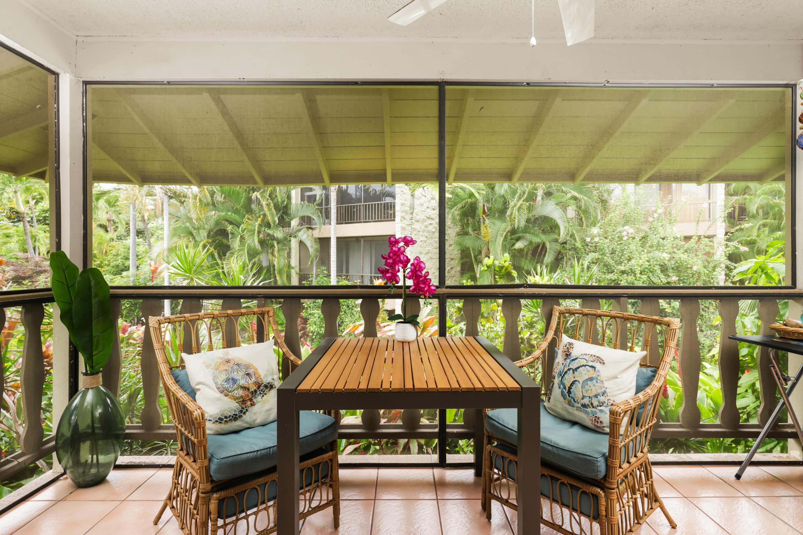 Prime Location! Double Studios TWO King Bed Suites - Image 18
