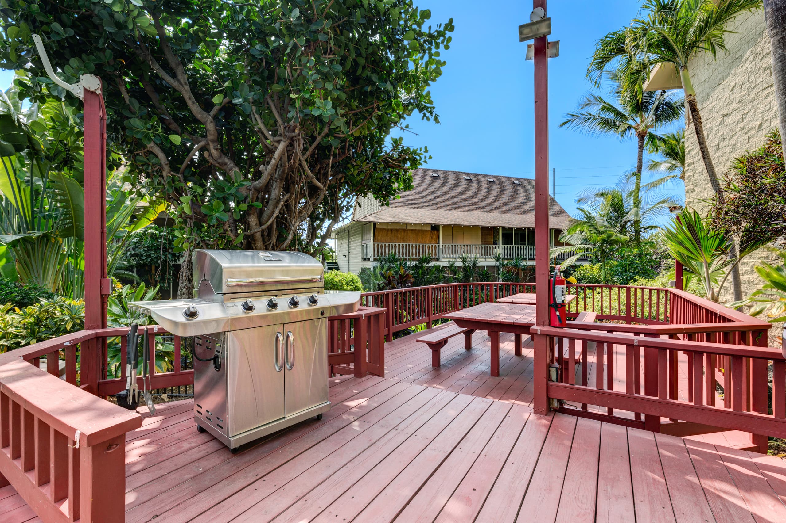 Prime Location! Double Studios TWO King Bed Suites - Image 23