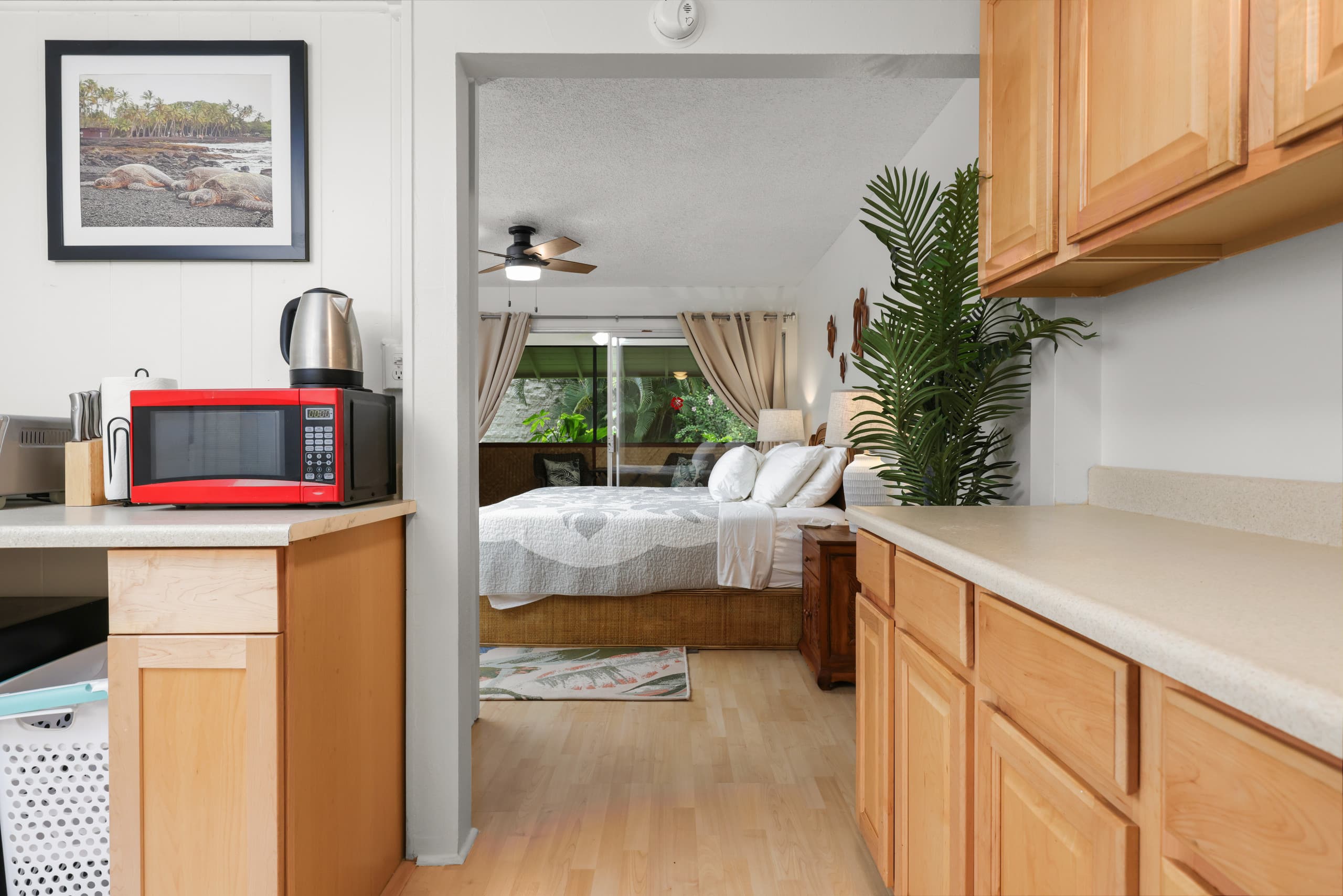 Prime Location! Double Studios TWO King Bed Suites - Image 14