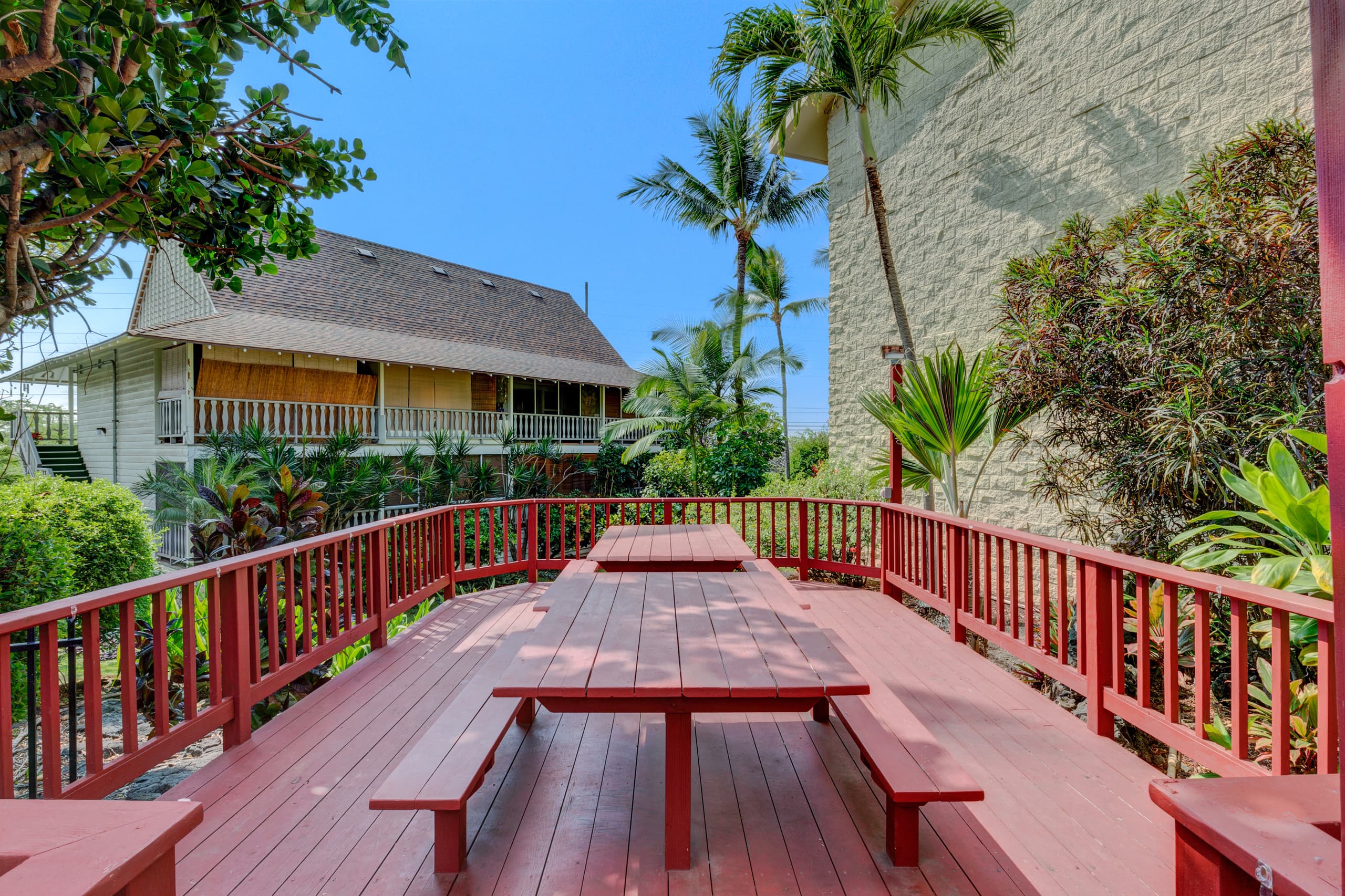 Prime Location! Double Studios TWO King Bed Suites - Image 24