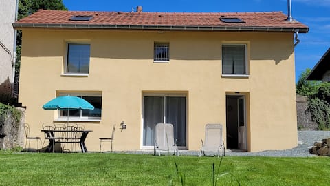 Single-family home in Vaulnaveys