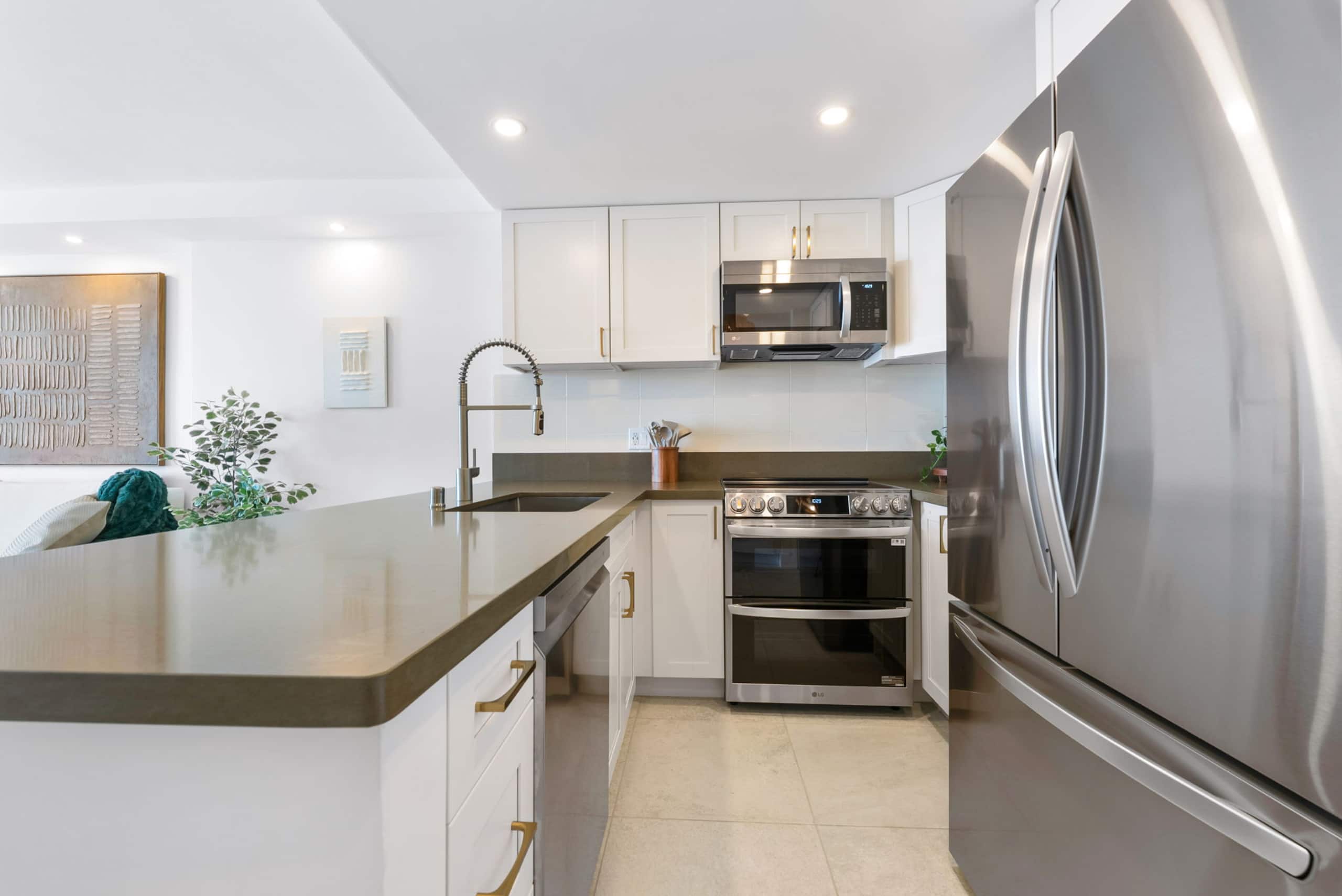 Condo in Honolulu · ★5.0 · 1 bedroom · 2 beds · 1 bath - Image 14