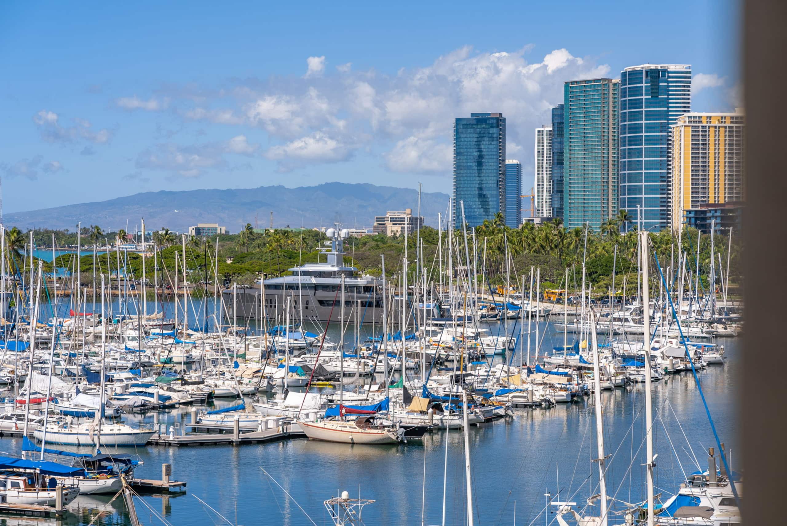 Condo in Honolulu · ★5.0 · 1 bedroom · 2 beds · 1 bath - Image 37