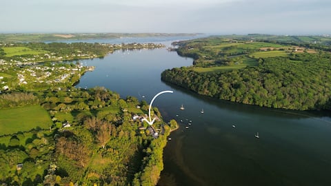 Waterfront family retreat with fabulous views