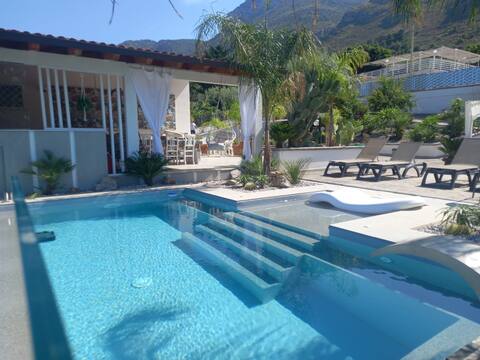 Villa with a pool overlooking the sea
