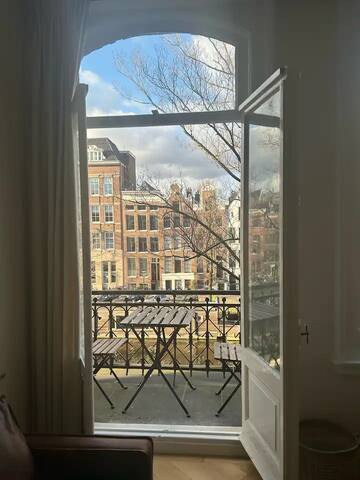 City Center Gem on Canal