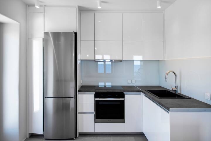 Luxurious Seaside Villa Near Naoussa gallery image 5