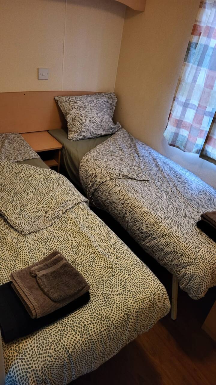 Dhomë gjumi 2