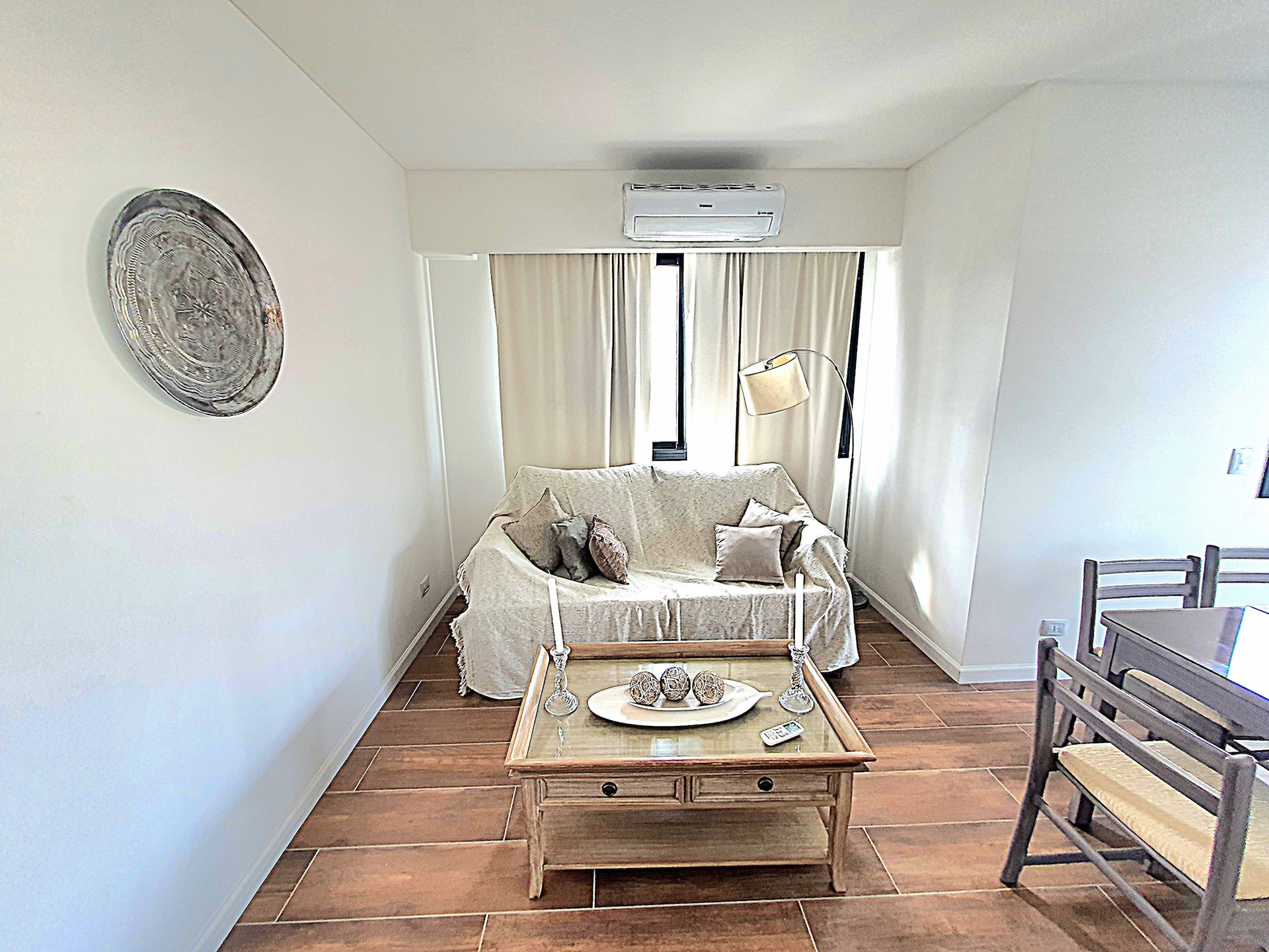 Furnished apartment, swimming pool, gym, park, grill