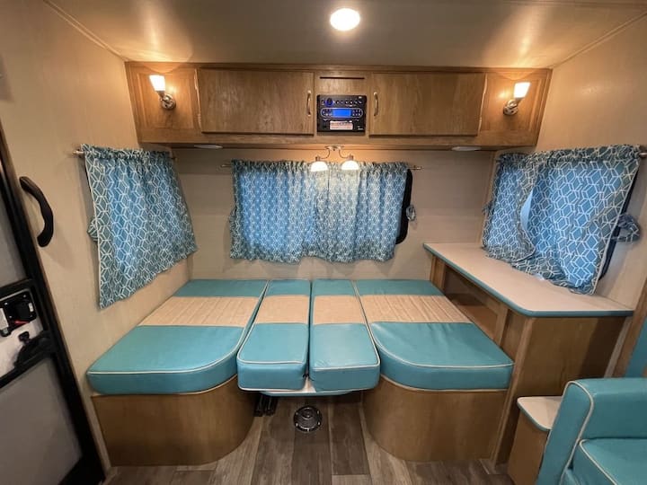 Towed's Trinity River Pad (Tiny House) - Weaverville, CA