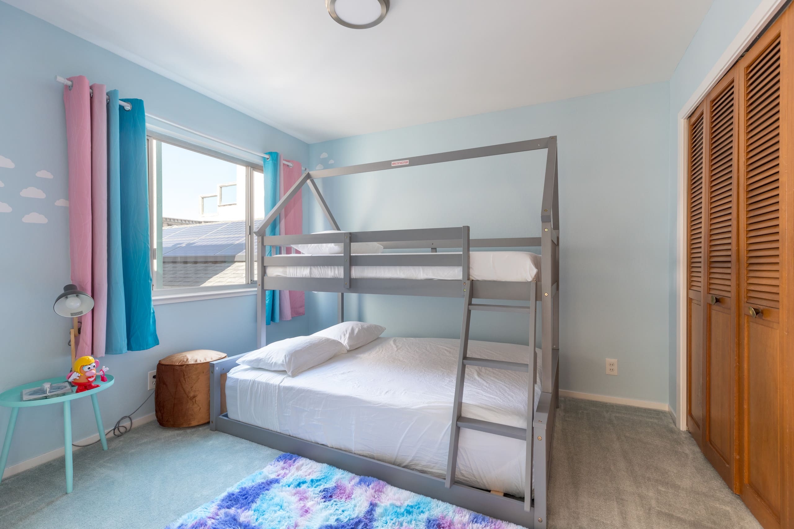 Guesthouse in San Francisco · ★4.99 · 3 bedrooms · 6 beds · 2 baths - Image 12