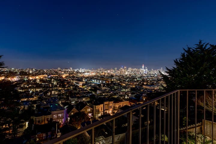 Safe neighborhood, parking, magical views