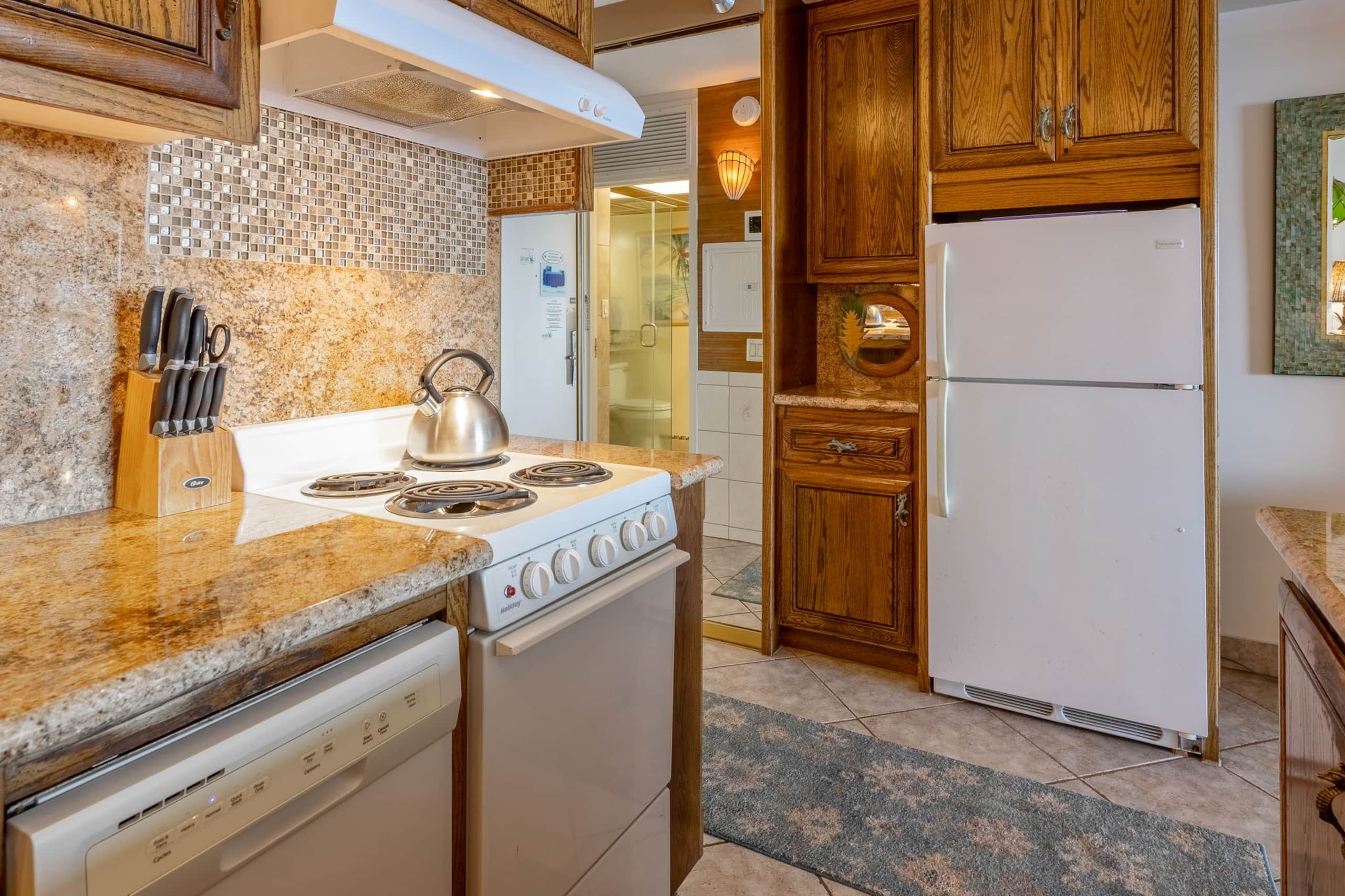 Condo in Lahaina · ★5.0 · Studio · 2 beds · 1 private bath - Image 16