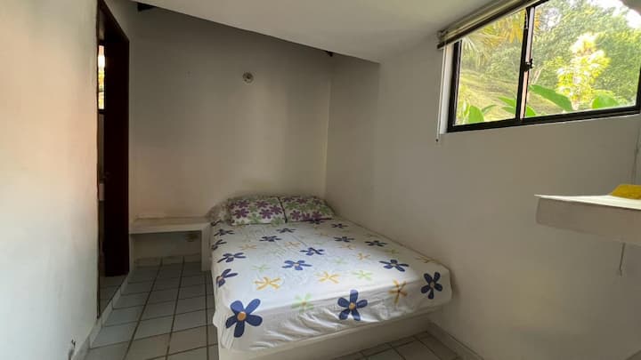 1 lit double avec salle de bain privée