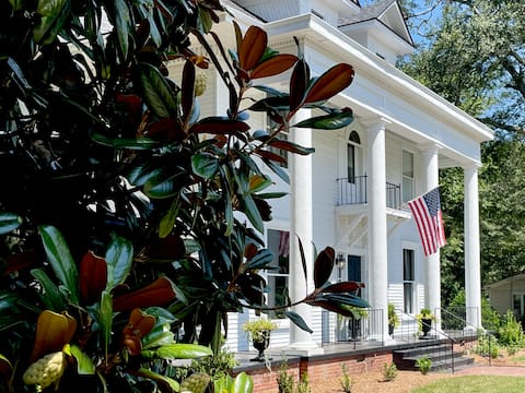 Magnolia Manor 10 Acre Estate