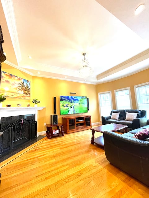 Top performing Airbnb: Luxurious Tranquil Retreat near Golden Gate Park in Central Richmond
