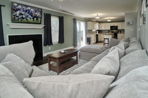 Tranquil Tiki-Sleeps 15-Walk to Ruoff-Game room