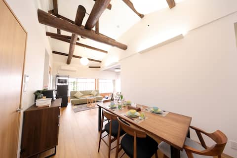 Nearest station 1 min walk/10min by train to Namba