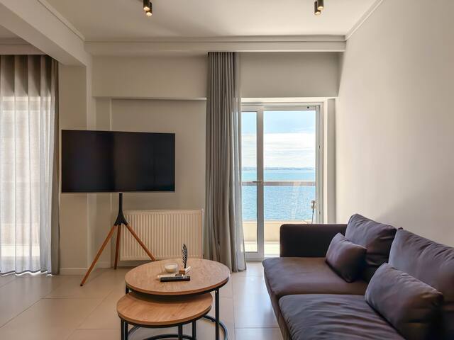 Luxury Sea View Retreat gallery image 5