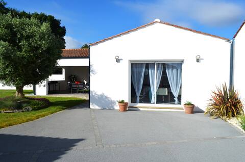 Comfortable house in Vendee , hot pool. 31°