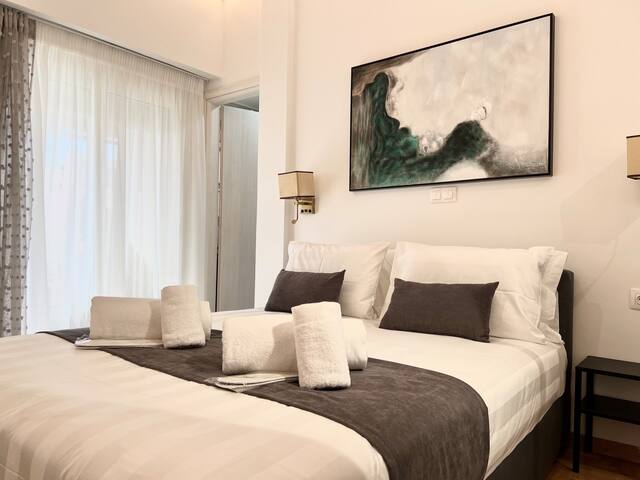 Acropolis Golden View Penthouse gallery image 5