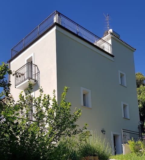Independent house with garden "Torre Melissa" in Guardiagrele