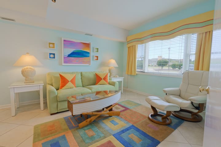 סלון בקומה הראשונה עם מזרן נפתח 