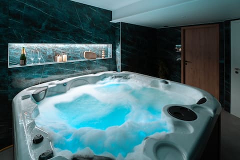 La Ruine Private Hot Tub Wine Route 10 People
