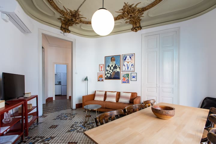 Big apartment for groups in BCN city center